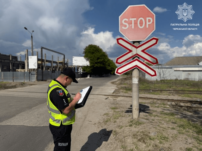 Інспектори в Черкаській області перевіряють стан вулично-дорожньої мережі