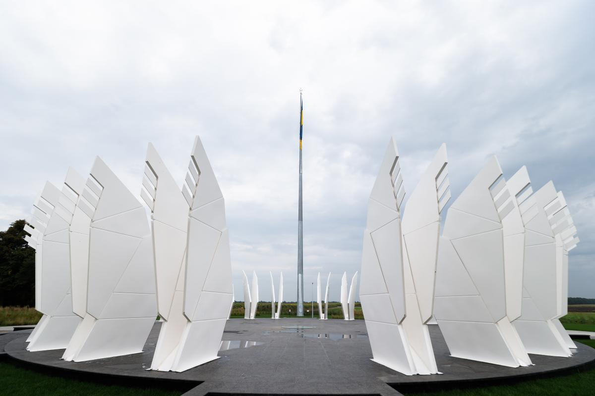 Масштабний арт-об’єкт «Серце України» у Черкасах