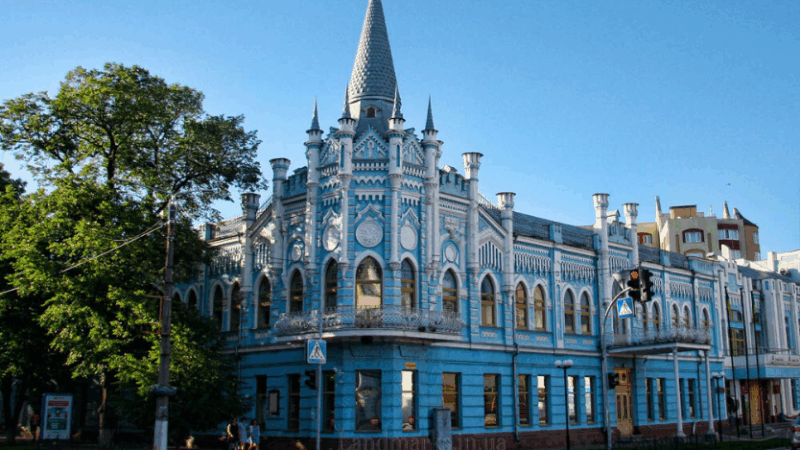 Архітектурні пам’ятки Черкас у золотому листі