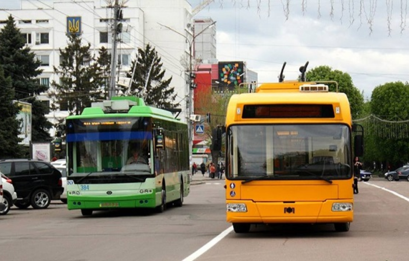 DOZOR.City Черкаси — зручний мобільний сервіс для відстеження громадського транспорту